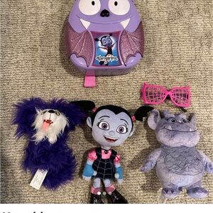 Vampirina toy set